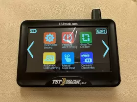TST-770-D TRUCK SYSTEMS TECHNOLOGIES Screen Tire Monitoring
